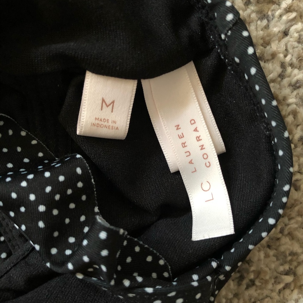 Medium bikini top. Black and white